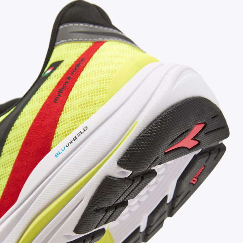 DIADORA Mythos Blushield 8 Vortice