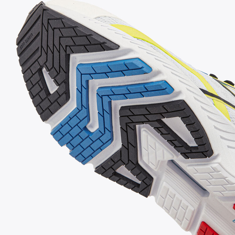 DIADORA Mythos Blushield Volo 3
