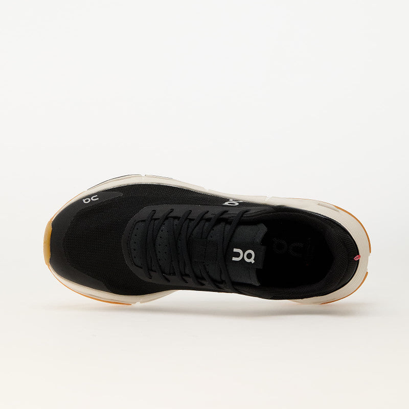 On Wmns Cloudnova Form 2 Black/ Ivory