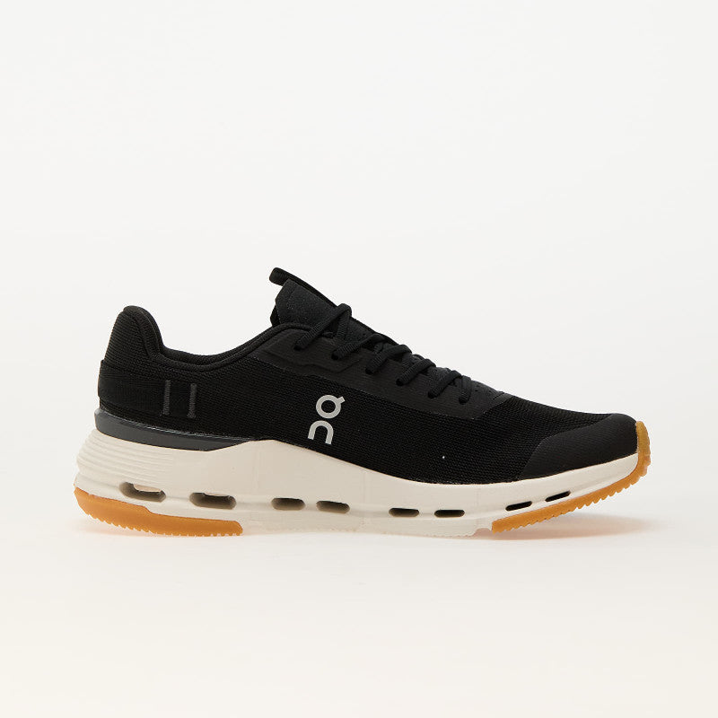 On Wmns Cloudnova Form 2 Black/ Ivory