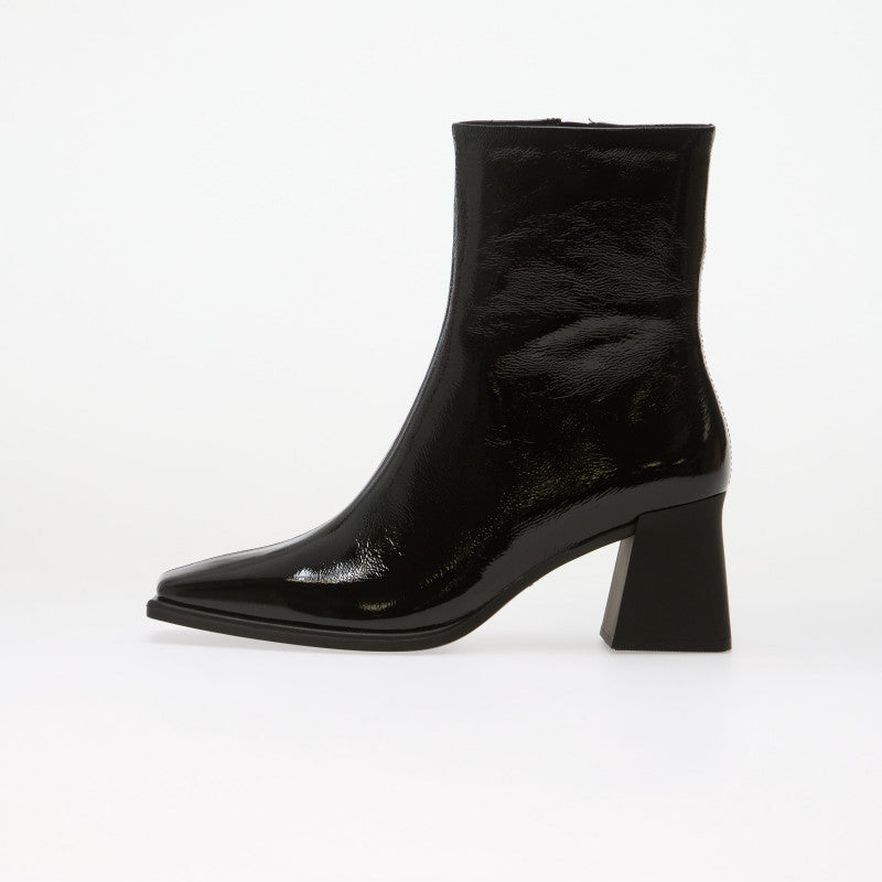 Vagabond Hedda Black
