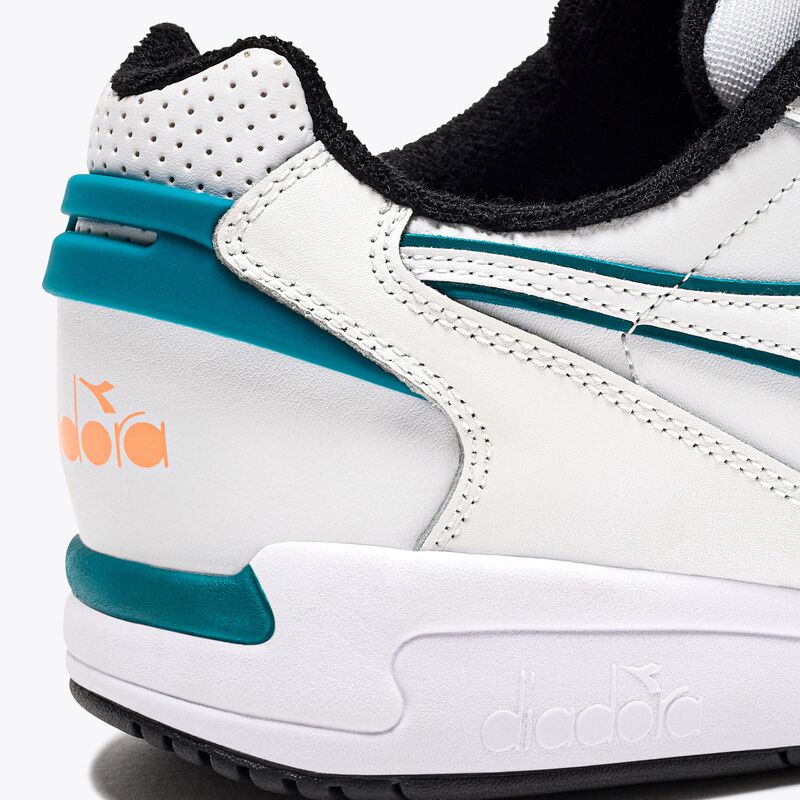 DIADORA Winner