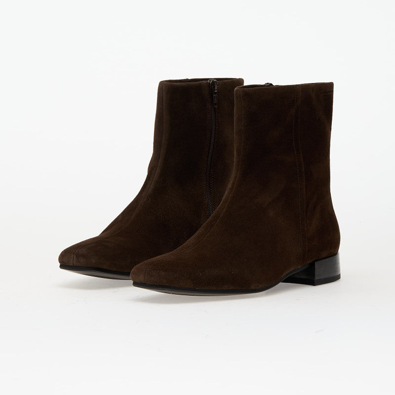 Vagabond Mona Brown