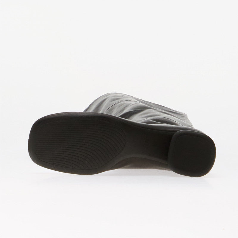 Vagabond Livia Black