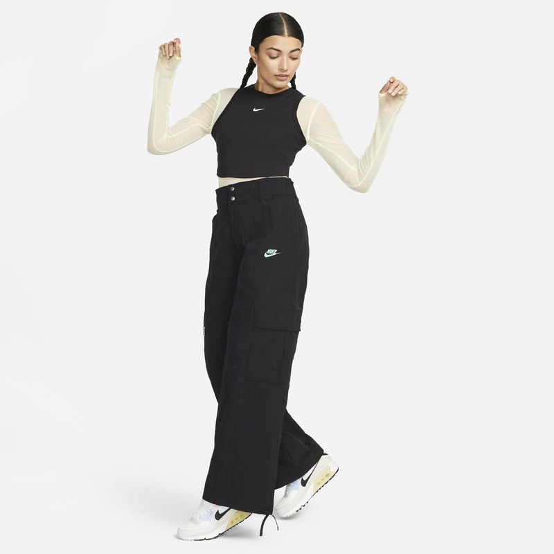 Nike Sportswear Essentials