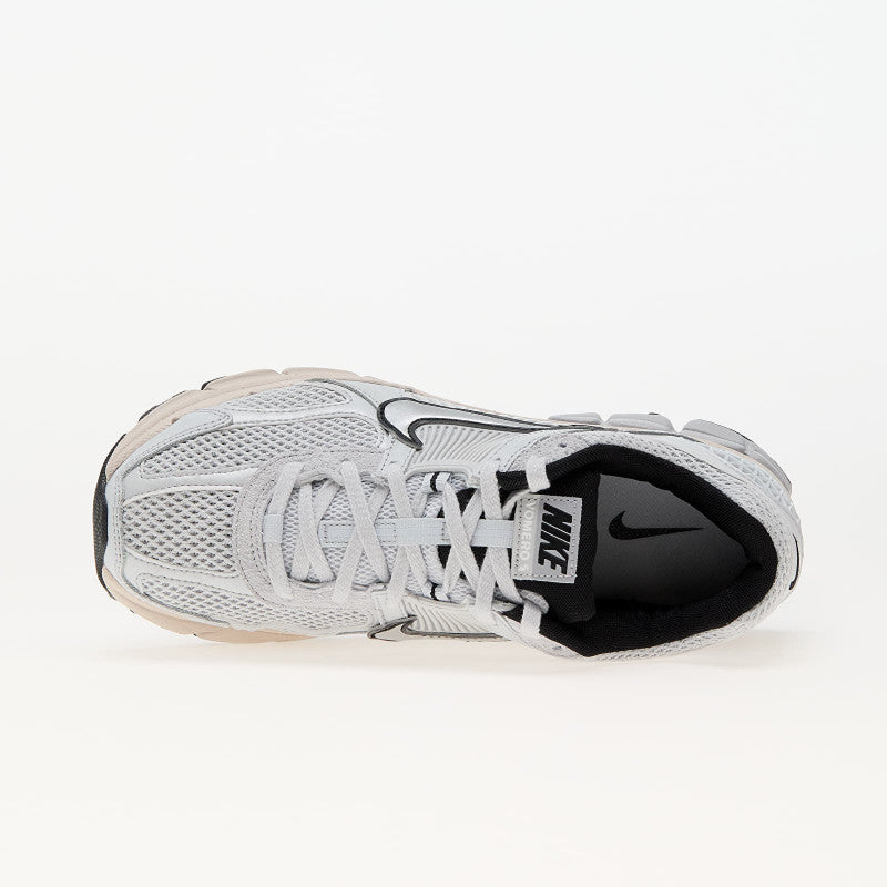 Nike Wmns Zoom Vomero 5 Pure Platinum/ Chrome-Lt Orewood Brn