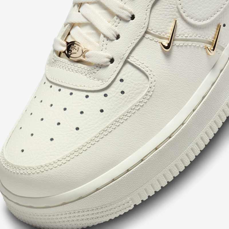 Nike Wmns Air Force 1 '07 Lx