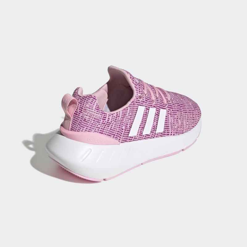 adidas Swift Run 22