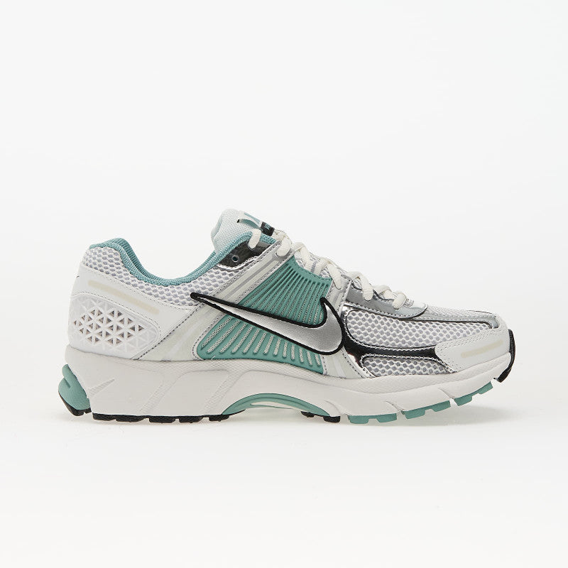 Nike Wmns Zoom Vomero 5 Summit White/ Mtlc Silver-Wolf Grey-Pure Platinum-Cannon-Black