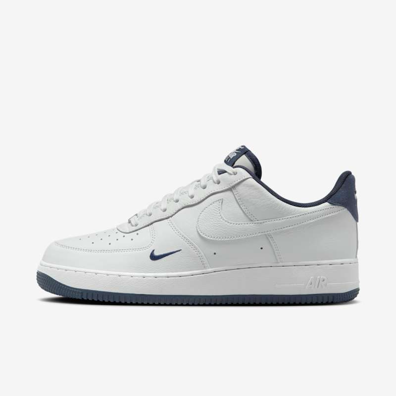 Nike Air Force 1 '07 LV8