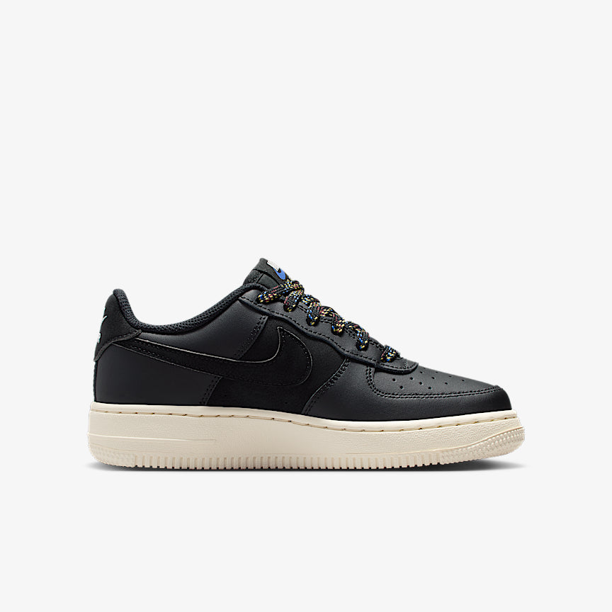 Nike Air Force 1 LV8