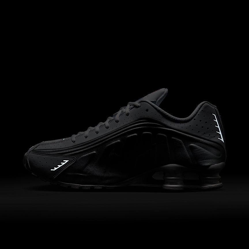 Nike Shox R4