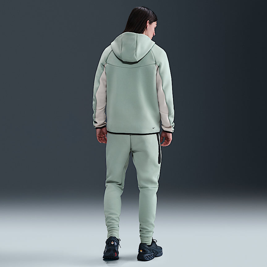 Nike Tech