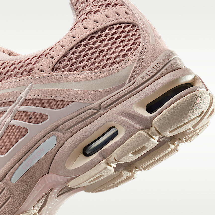 Nike Wmns Air Max Moto 2K