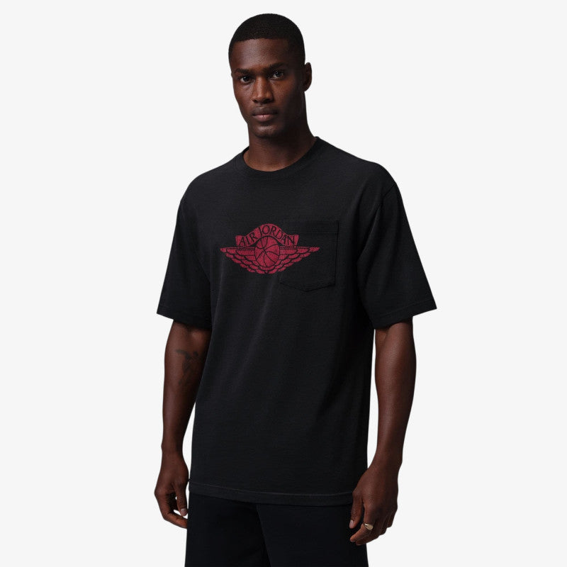 Jordan Flight Essentials Men's Pocket T-Shirt Black/ University Red
