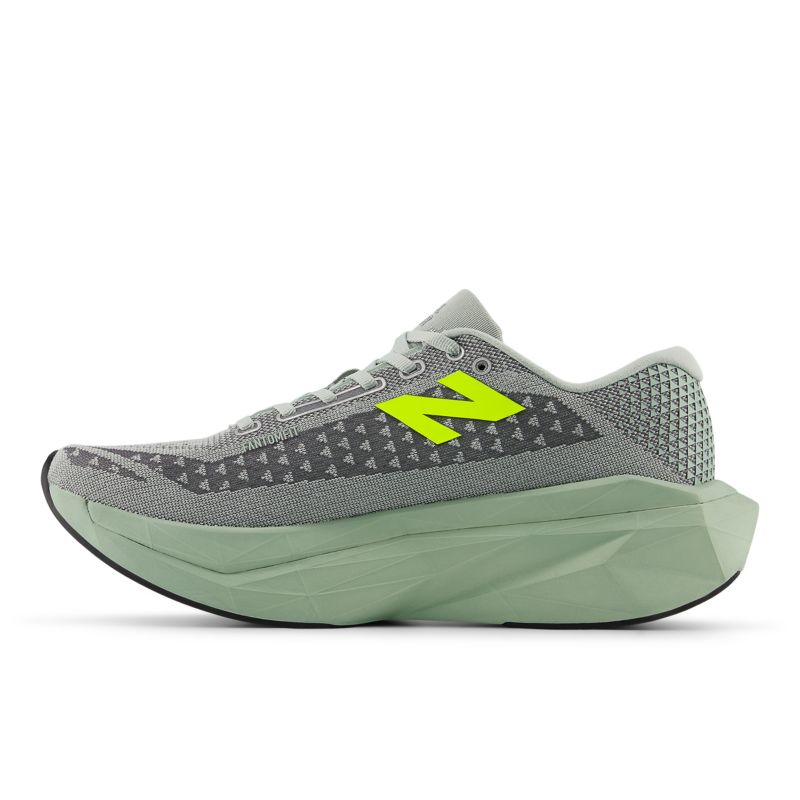 New Balance FuelCell SuperComp Trainer v3