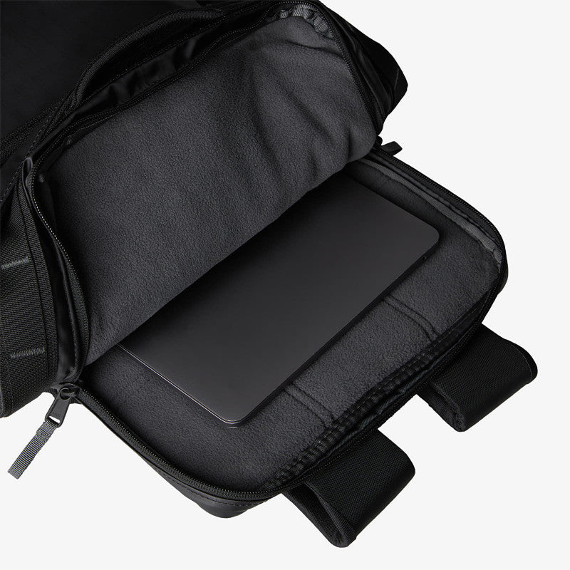 The North Face Base Camp Voyager Daypack TNF Black/ Asphalt Grey 25