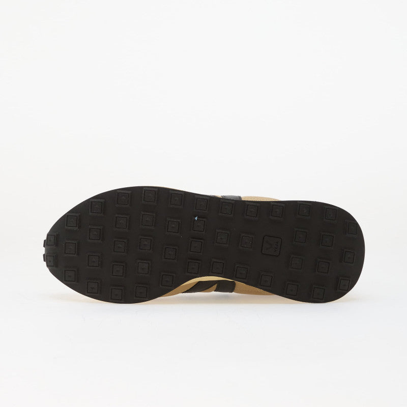 Veja Belem Nolyn Almond/ Black
