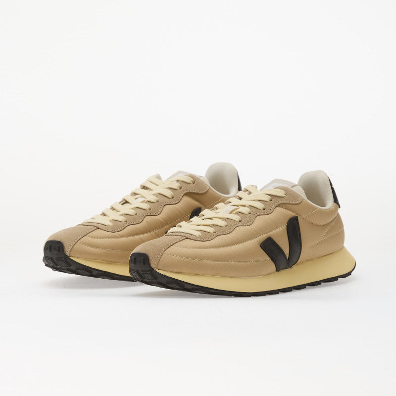 Veja Belem Nolyn Almond/ Black