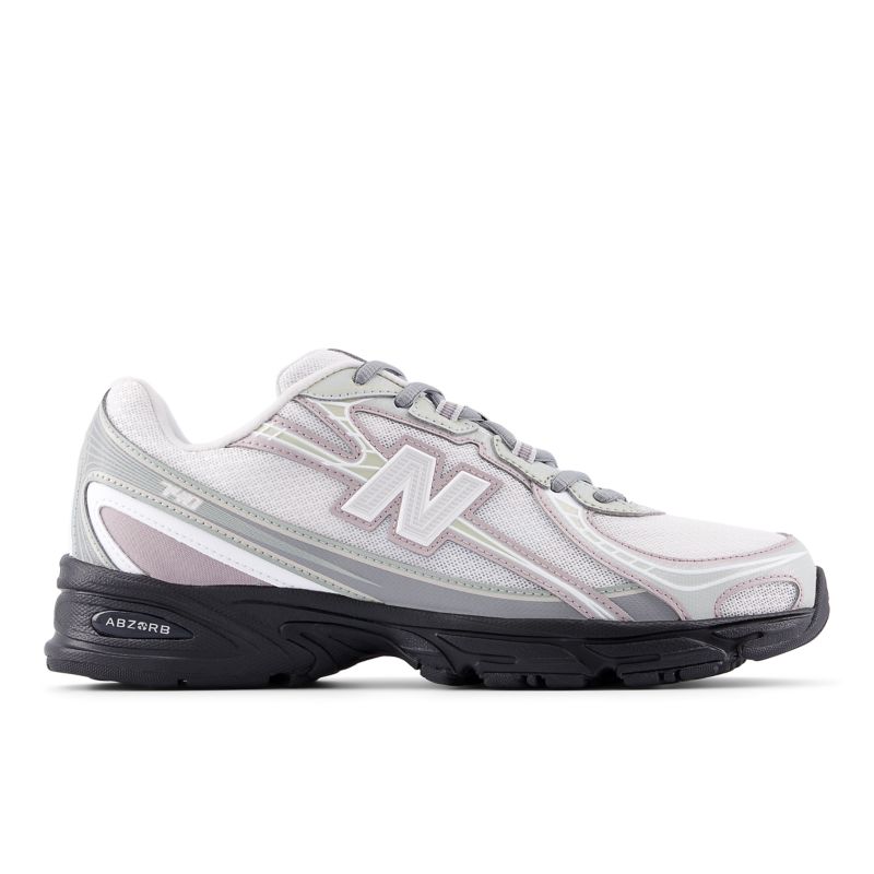 New Balance 740