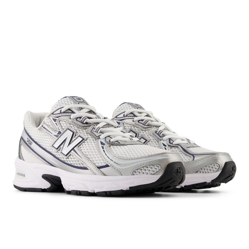 New Balance 740